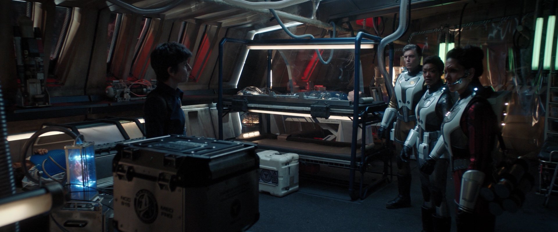 extant_StarTrekDiscovery_2x01-Brother_05136.jpg