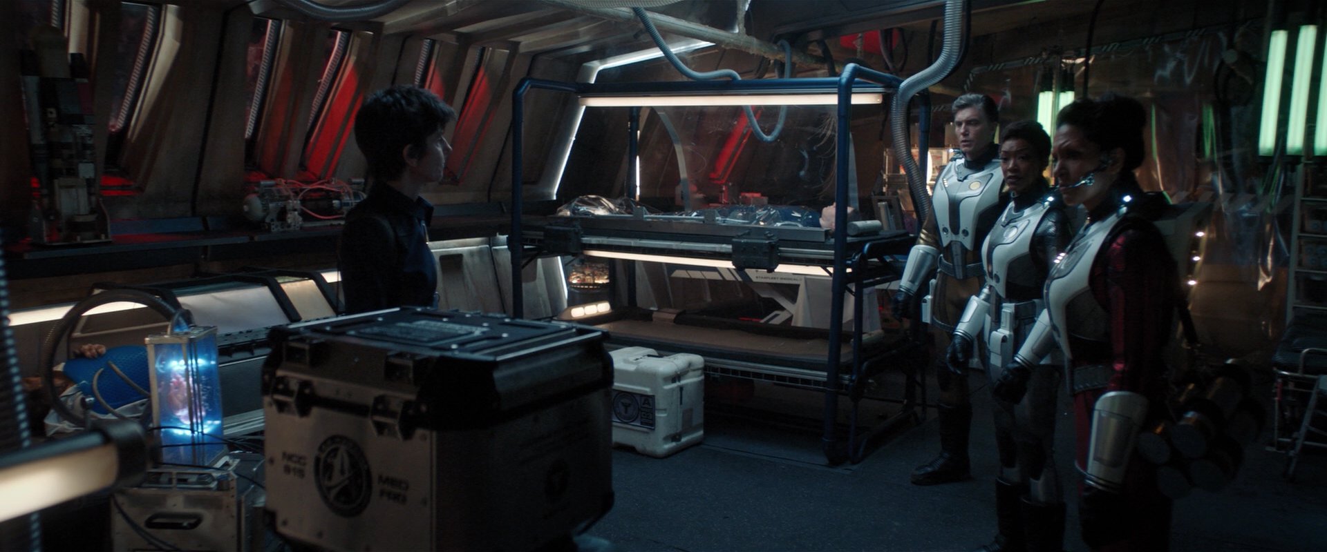 extant_StarTrekDiscovery_2x01-Brother_05137.jpg