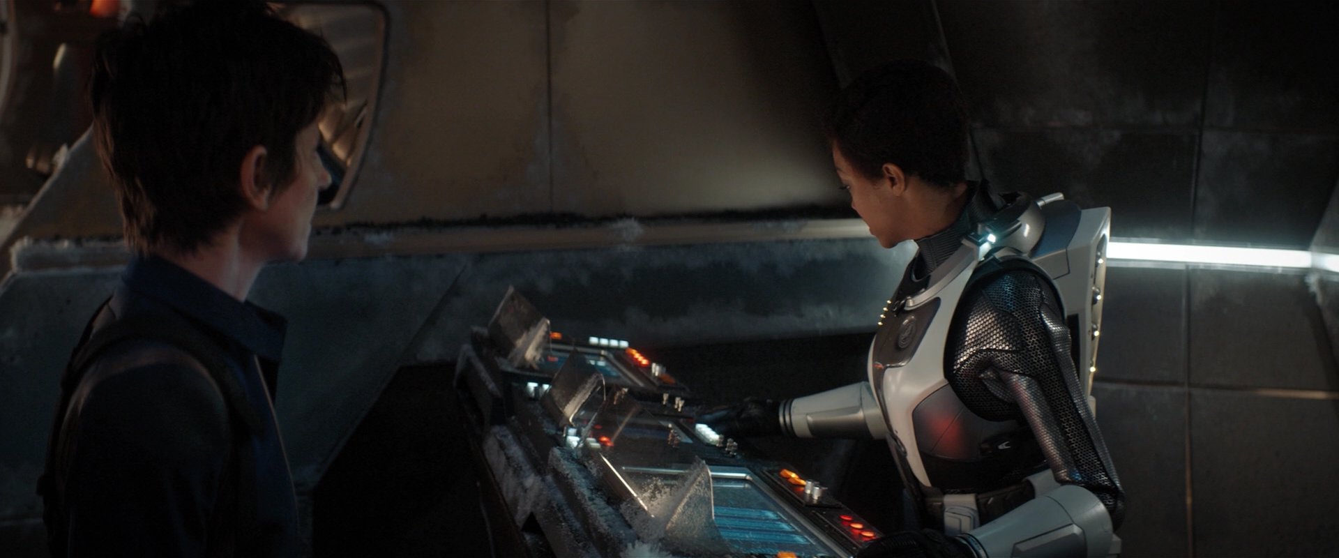 extant_StarTrekDiscovery_2x01-Brother_05252.jpg