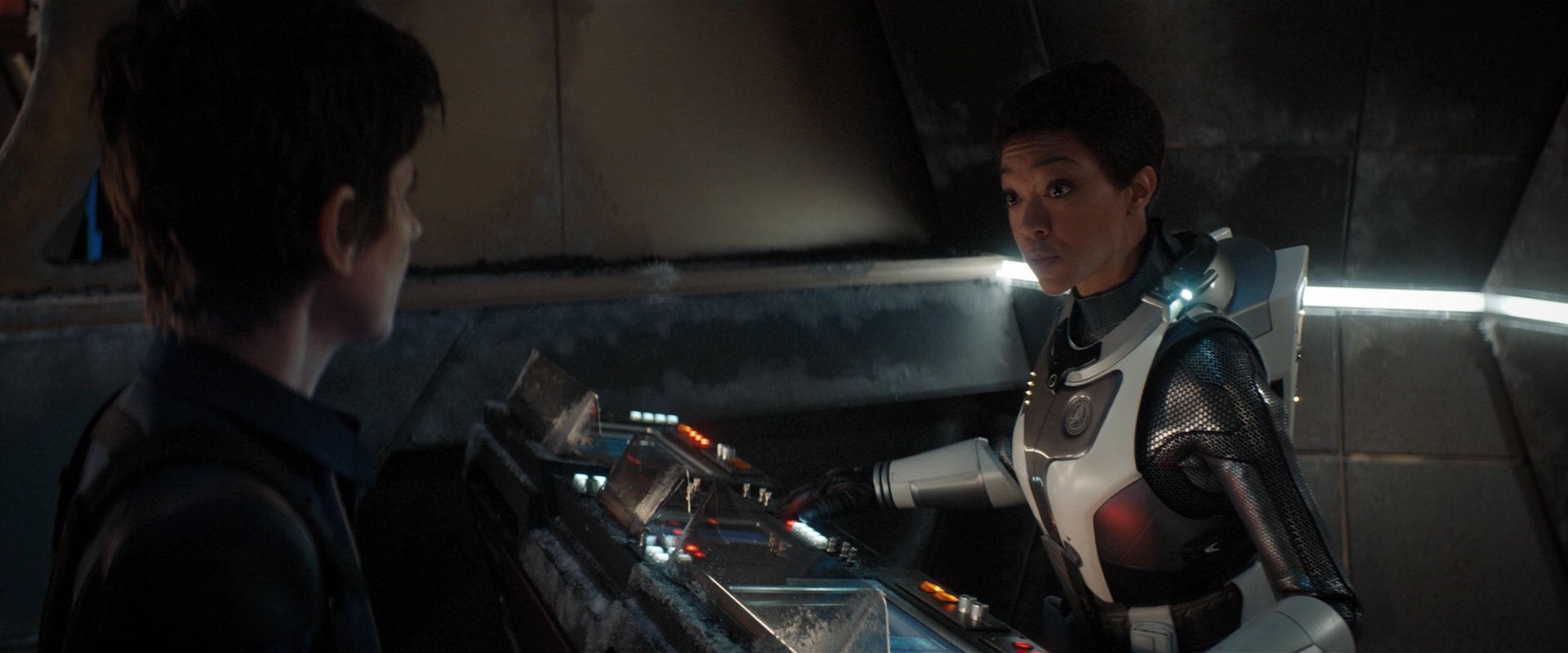 extant_StarTrekDiscovery_2x01-Brother_05254.jpg