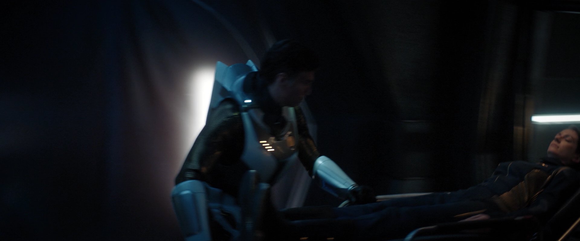 extant_StarTrekDiscovery_2x01-Brother_05324.jpg
