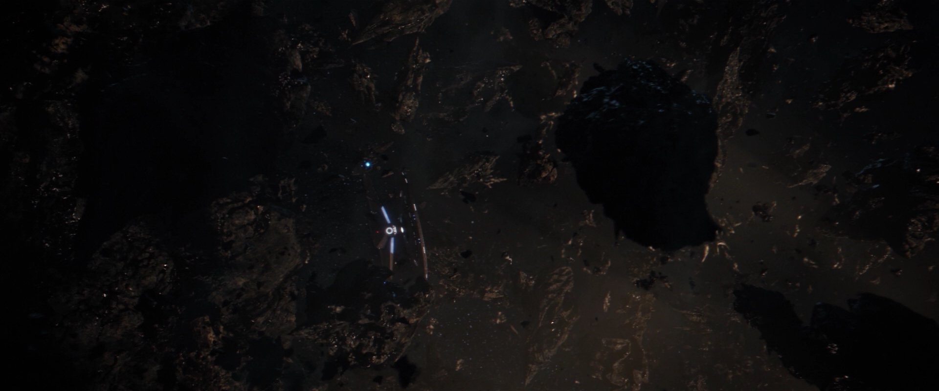 extant_StarTrekDiscovery_2x01-Brother_05350.jpg