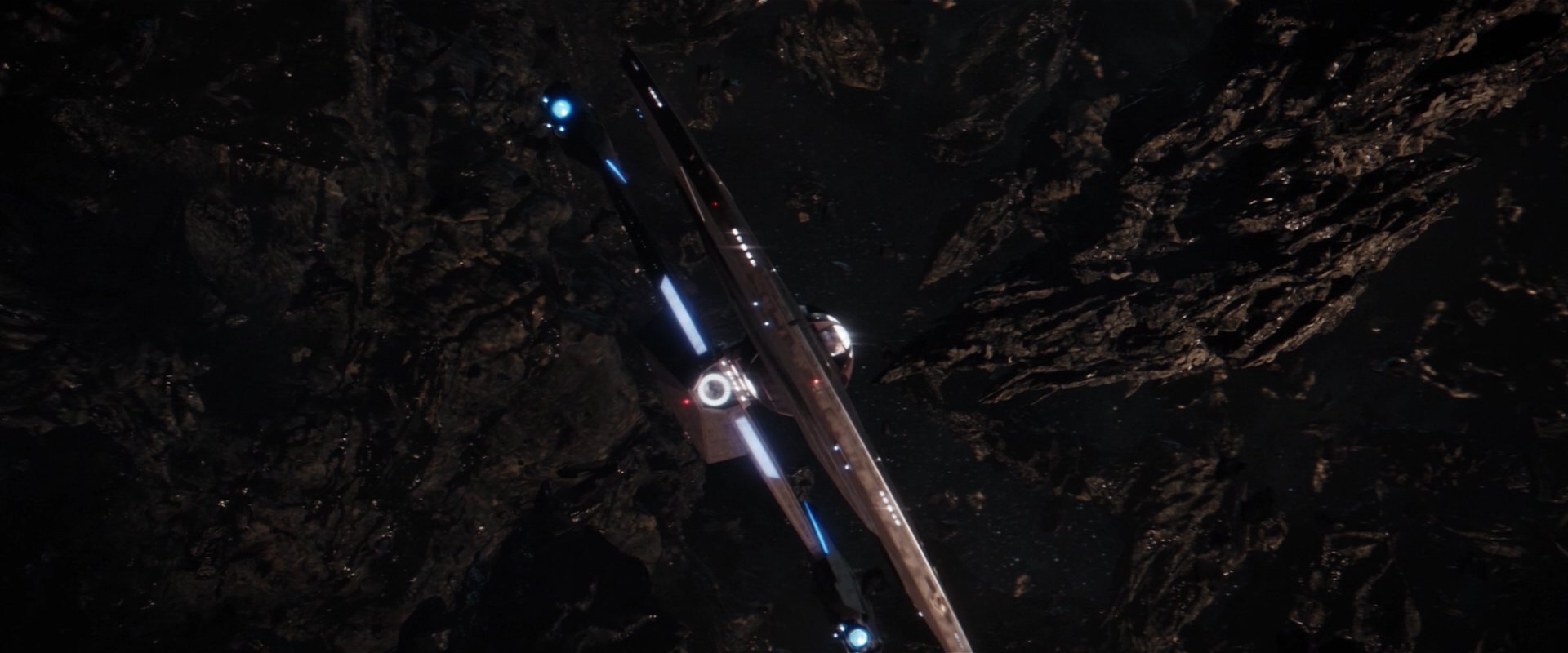 extant_StarTrekDiscovery_2x01-Brother_05370.jpg