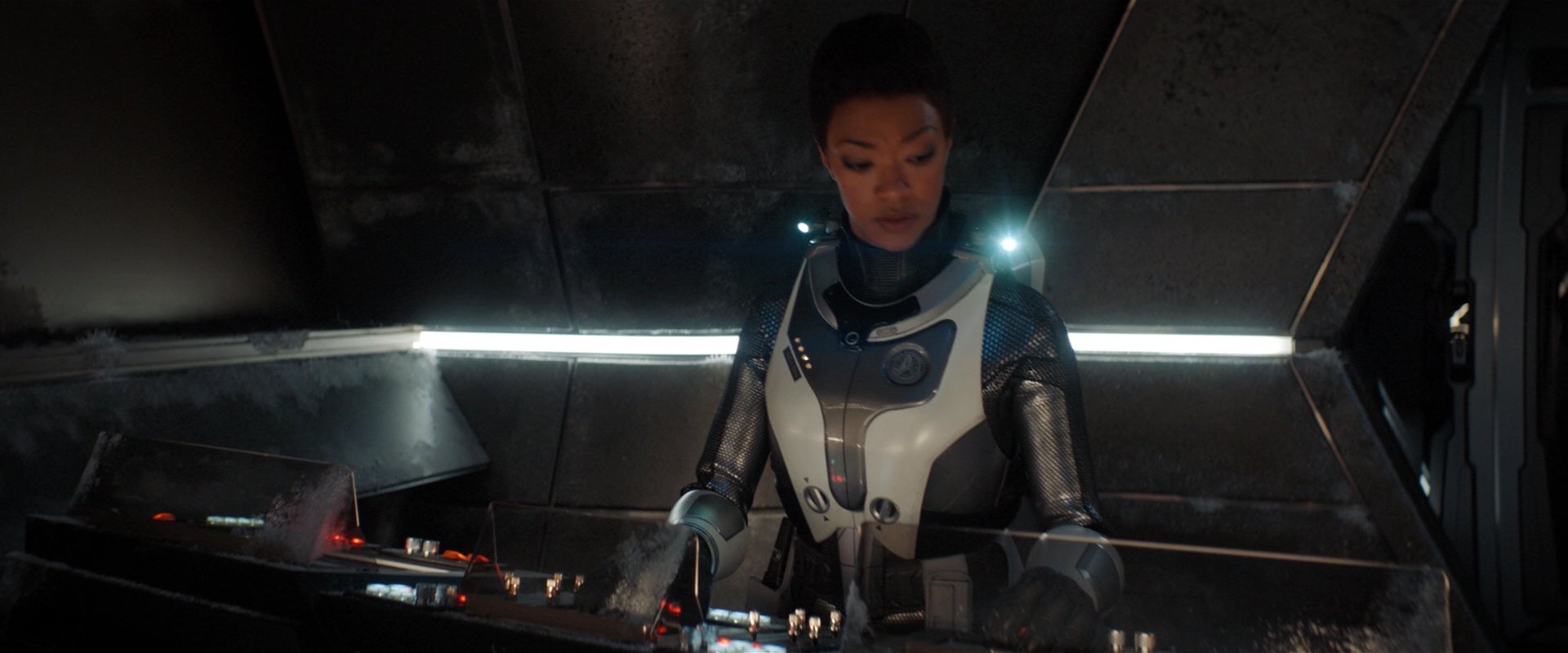 extant_StarTrekDiscovery_2x01-Brother_05411.jpg