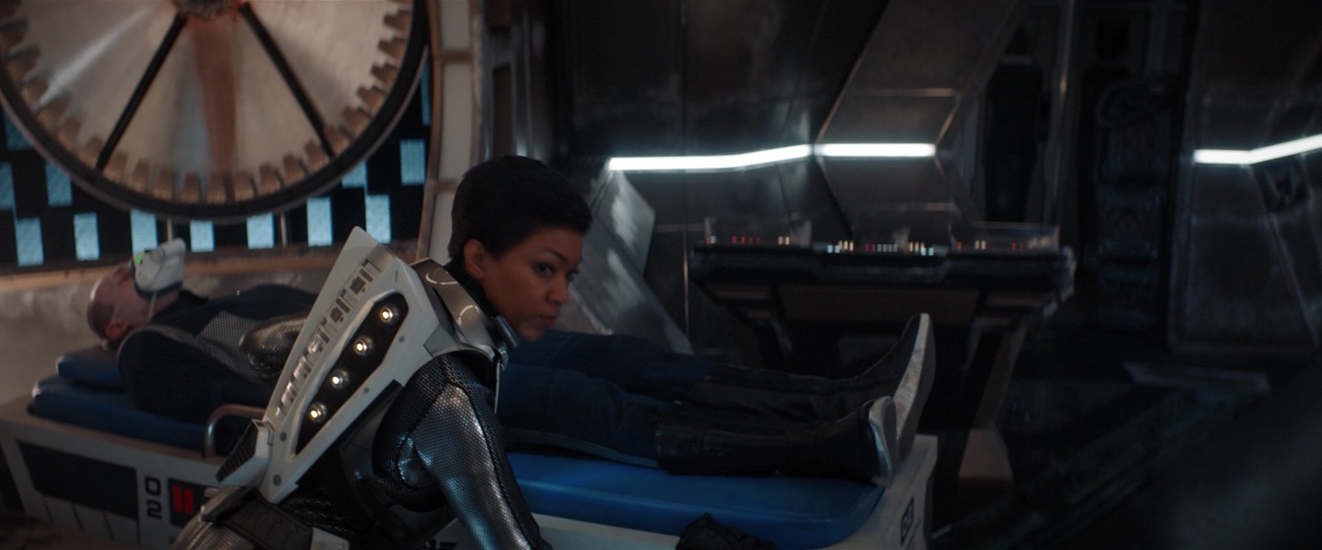 extant_StarTrekDiscovery_2x01-Brother_05447.jpg
