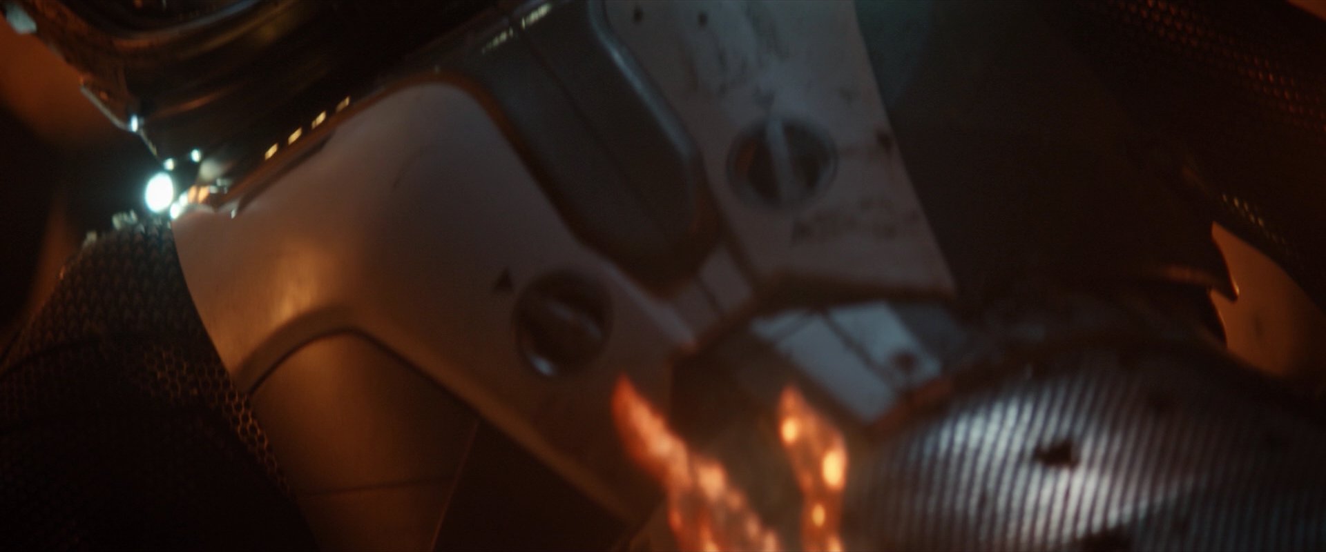 extant_StarTrekDiscovery_2x01-Brother_05641.jpg