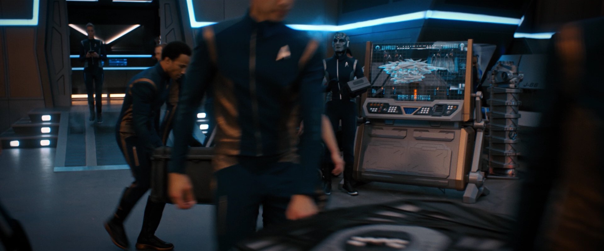 extant_StarTrekDiscovery_2x01-Brother_05923.jpg