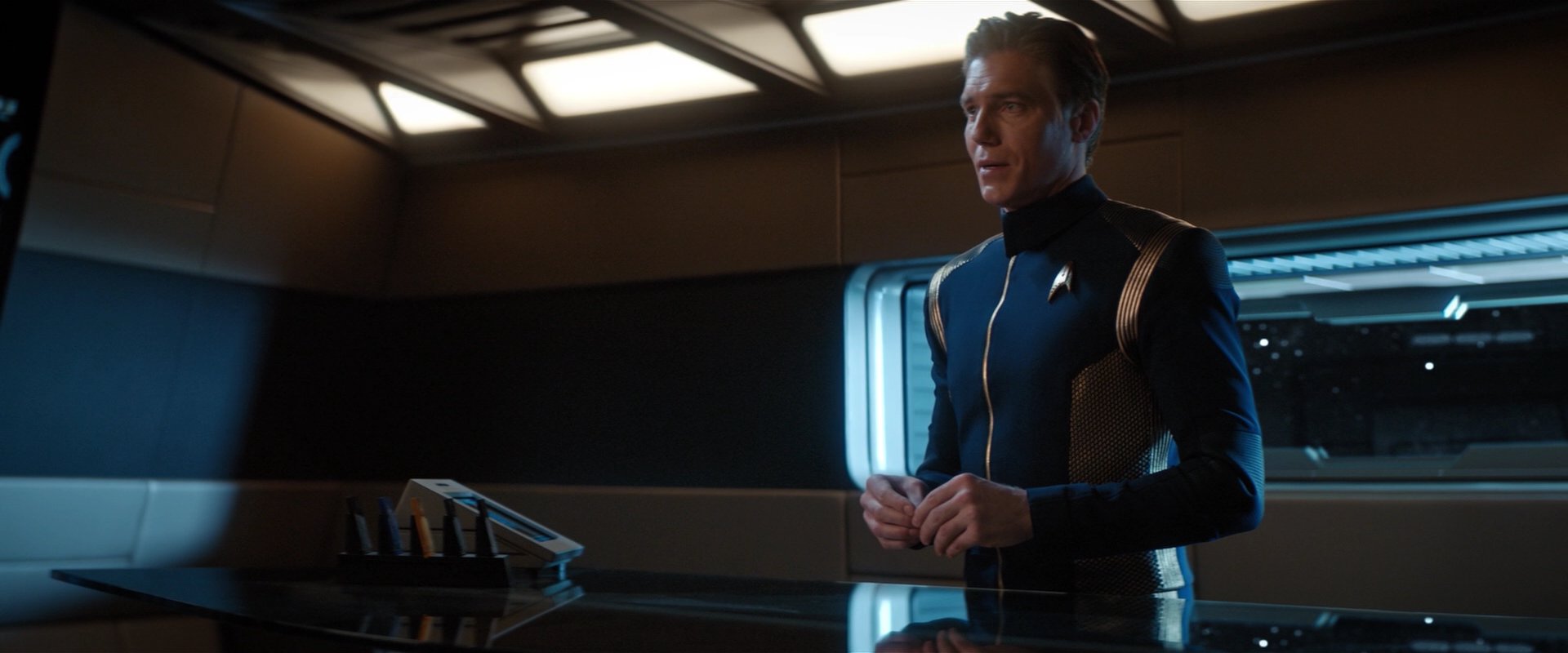 extant_StarTrekDiscovery_2x01-Brother_06194.jpg
