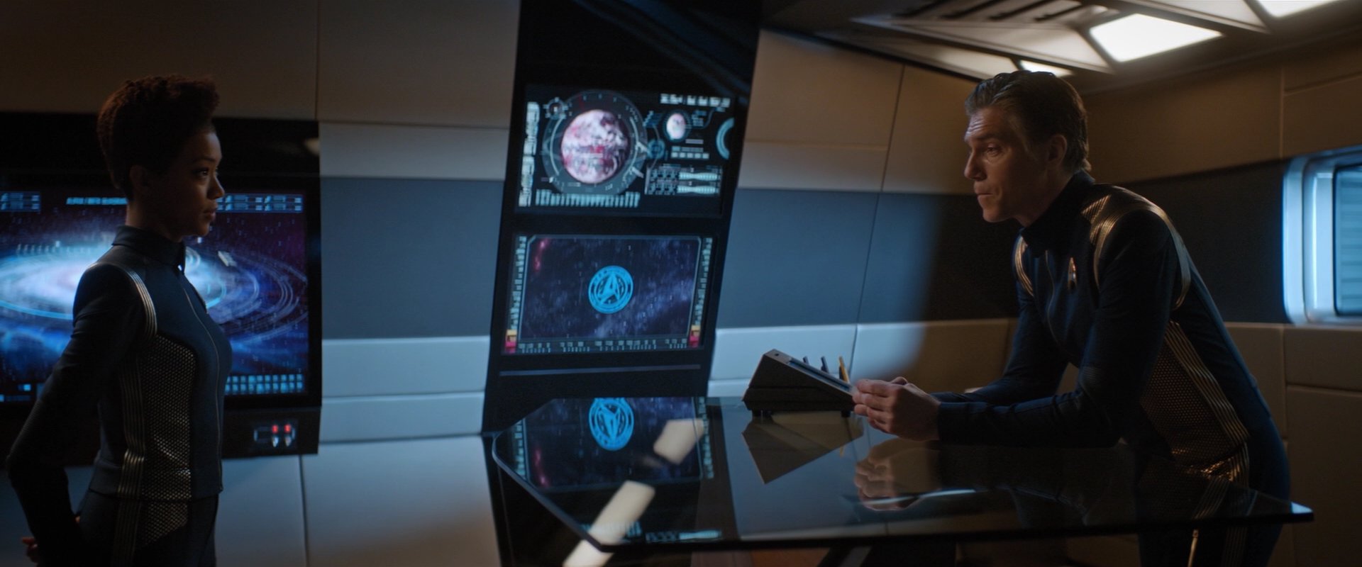extant_StarTrekDiscovery_2x01-Brother_06272.jpg