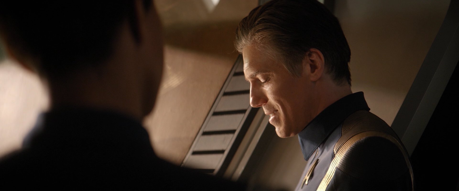 extant_StarTrekDiscovery_2x01-Brother_06445.jpg