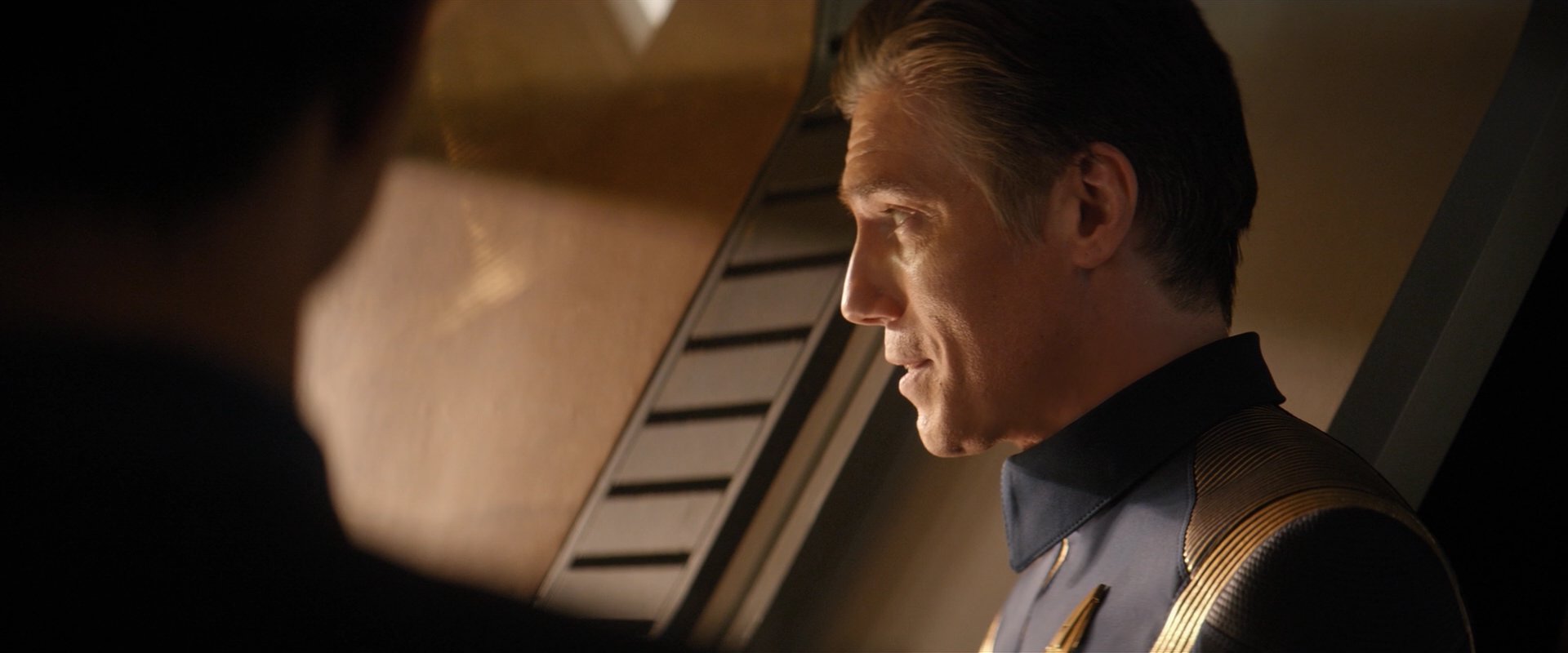 extant_StarTrekDiscovery_2x01-Brother_06477.jpg