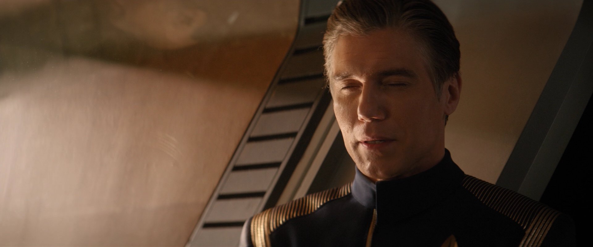 extant_StarTrekDiscovery_2x01-Brother_06504.jpg
