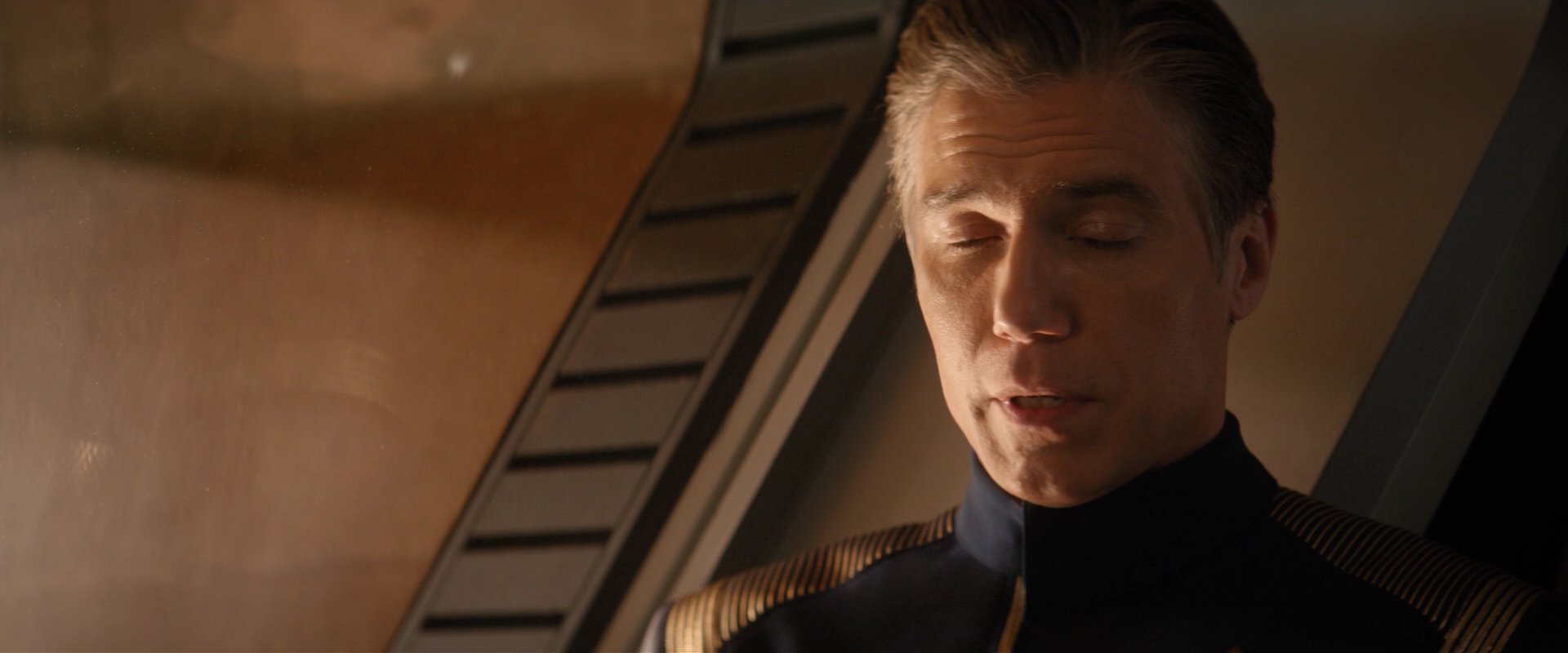 extant_StarTrekDiscovery_2x01-Brother_06528.jpg