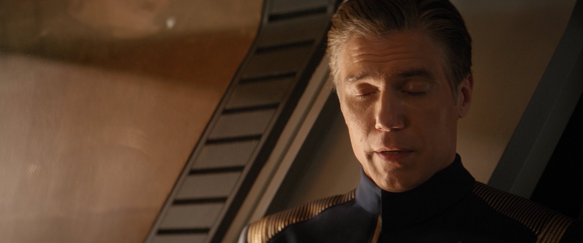 extant_StarTrekDiscovery_2x01-Brother_06529.jpg