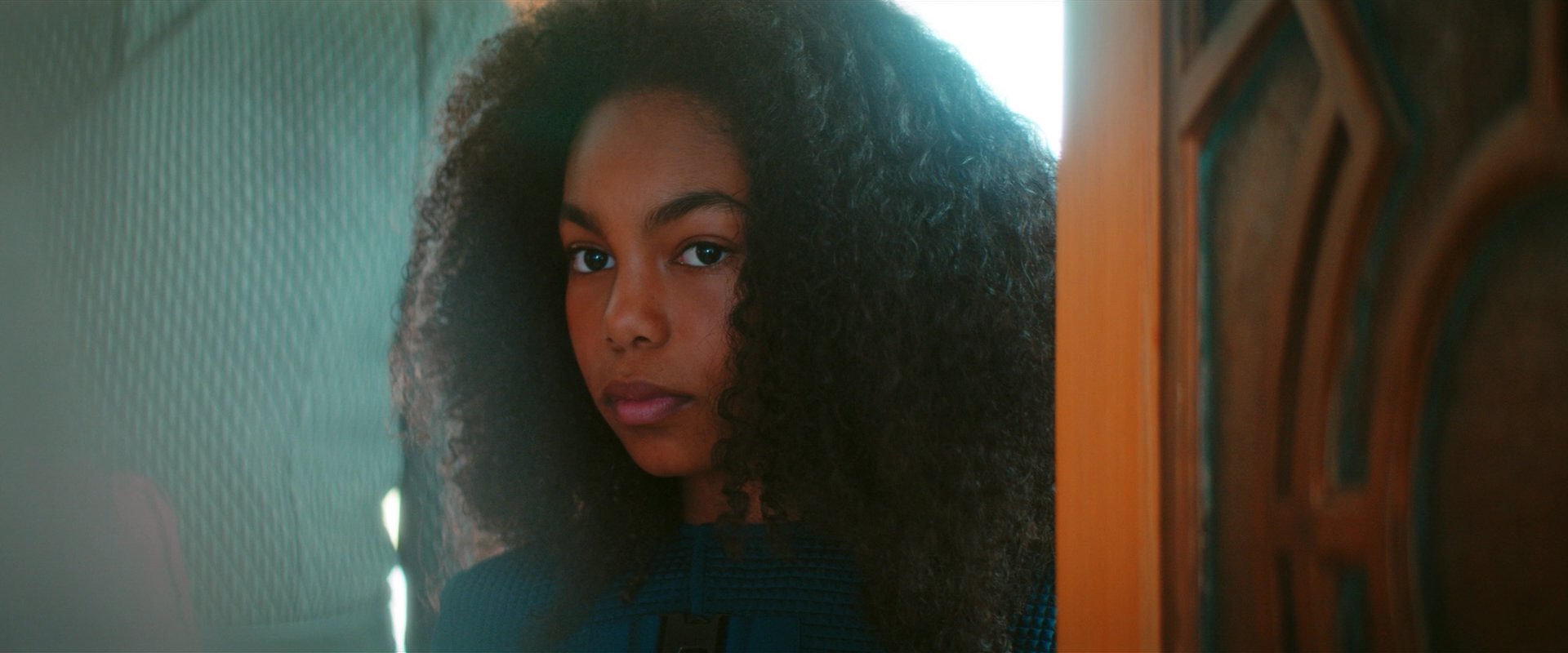 extant_StarTrekDiscovery_2x01-Brother_06727.jpg