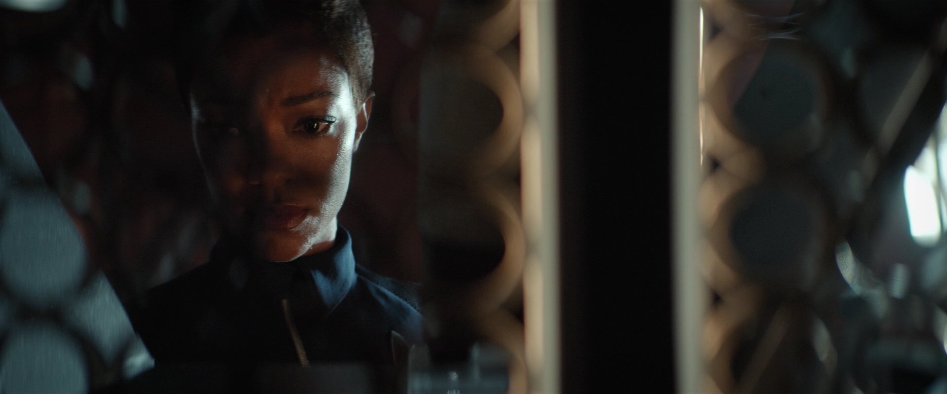 extant_StarTrekDiscovery_2x01-Brother_06802.jpg