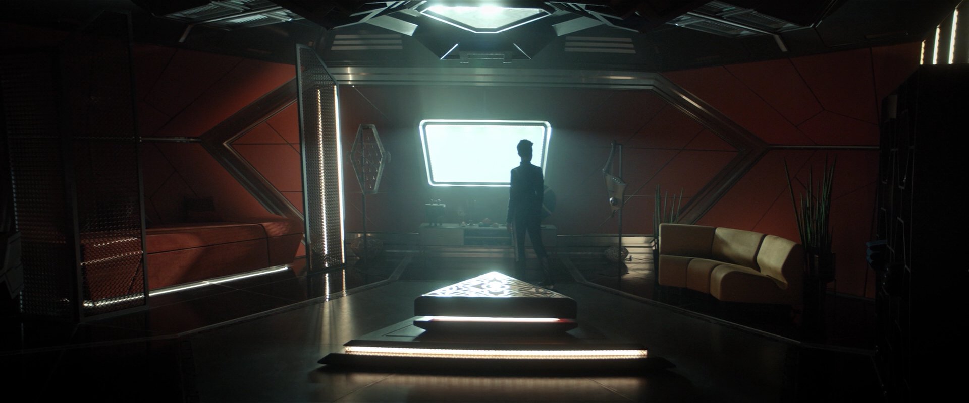extant_StarTrekDiscovery_2x01-Brother_06810.jpg