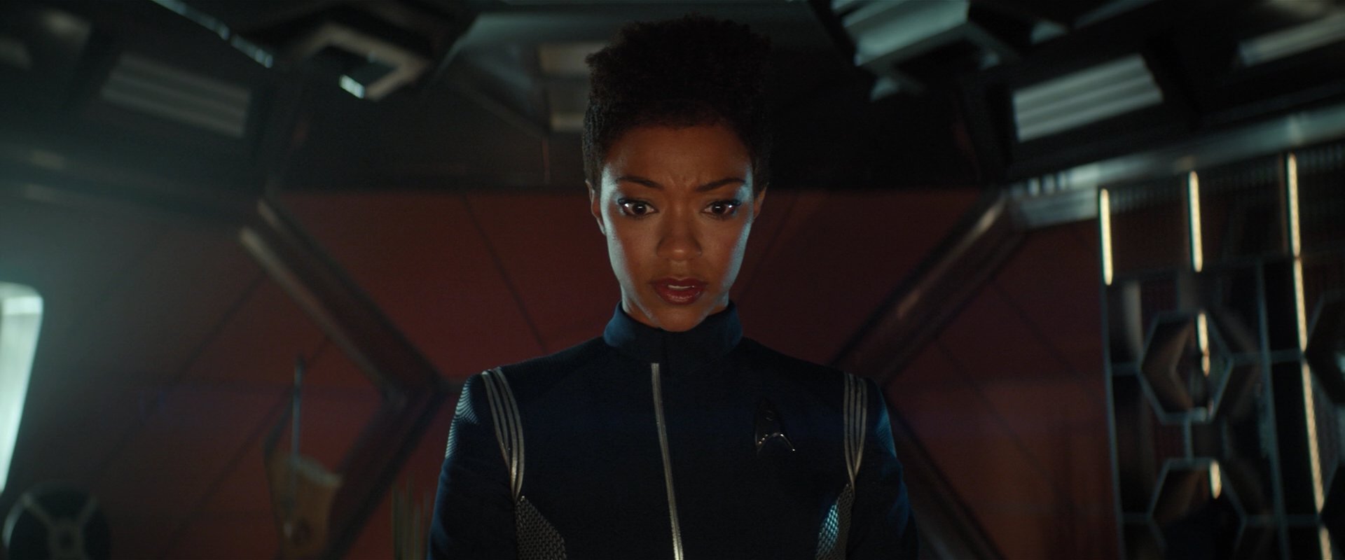 extant_StarTrekDiscovery_2x01-Brother_06888.jpg