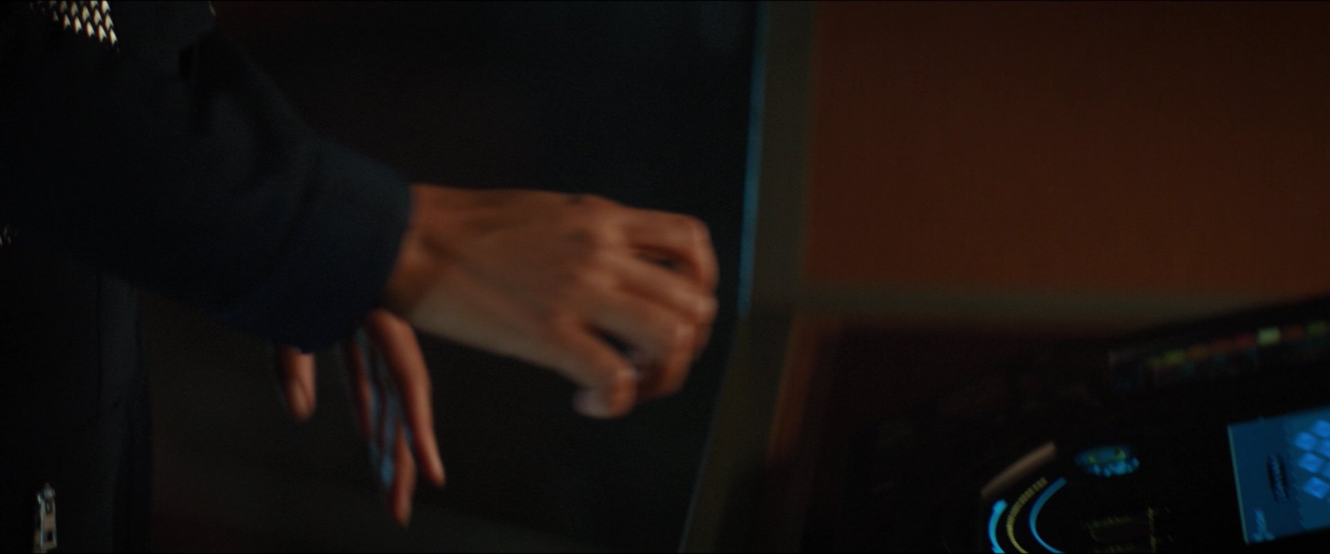 extant_StarTrekDiscovery_2x01-Brother_06980.jpg