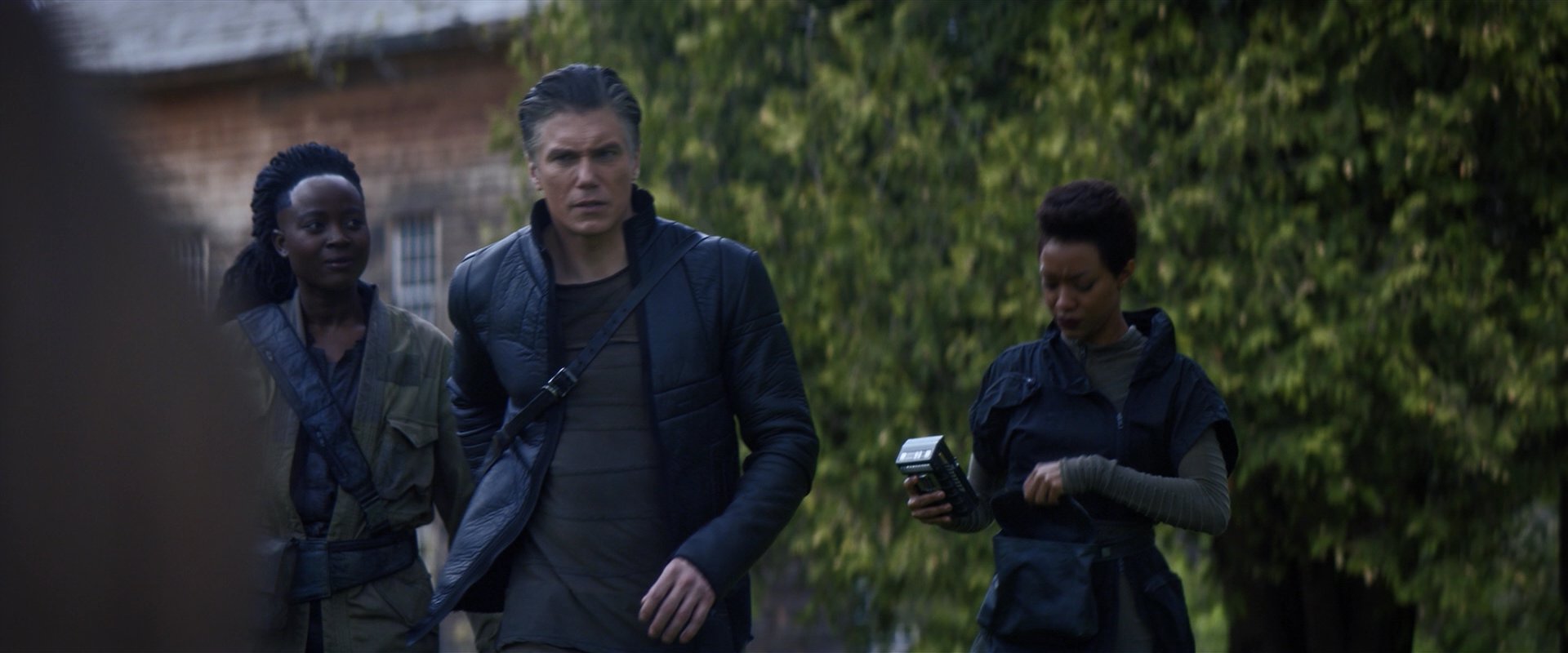 extant_StarTrekDiscovery_2x02-Eden_01722.jpg