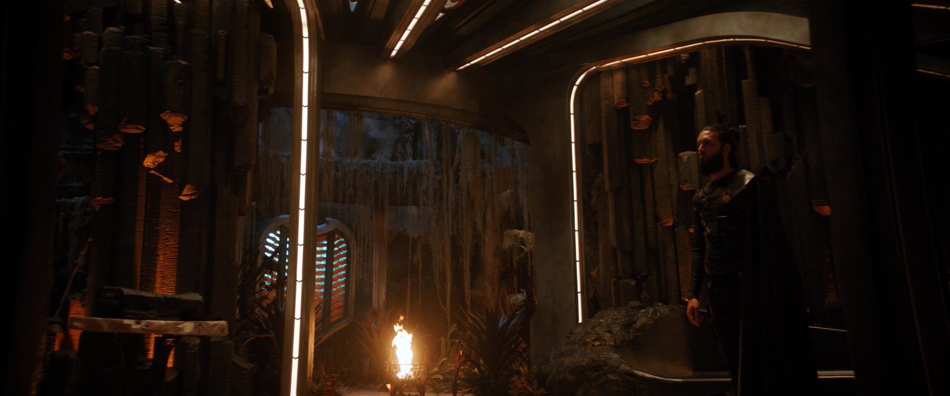 extant_StarTrekDiscovery_2x03-PointOfLight_01363.jpg