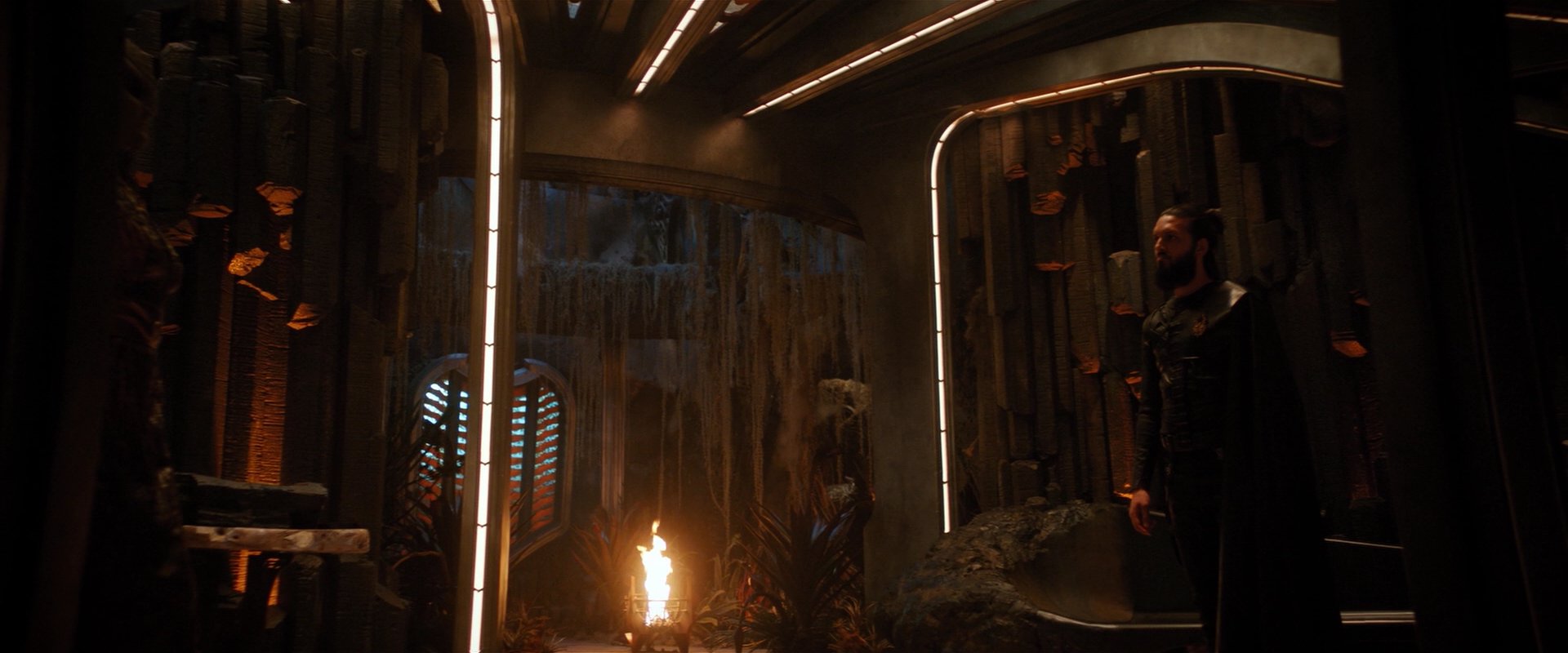 extant_StarTrekDiscovery_2x03-PointOfLight_01364.jpg