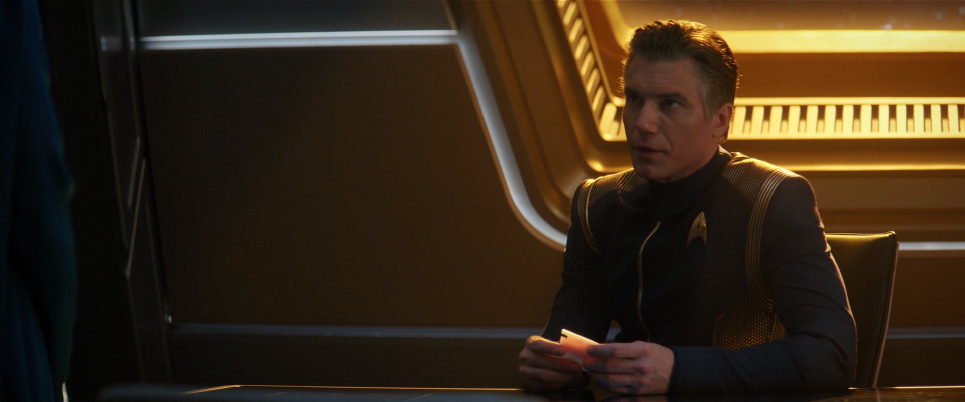 extant_StarTrekDiscovery_2x03-PointOfLight_01792.jpg