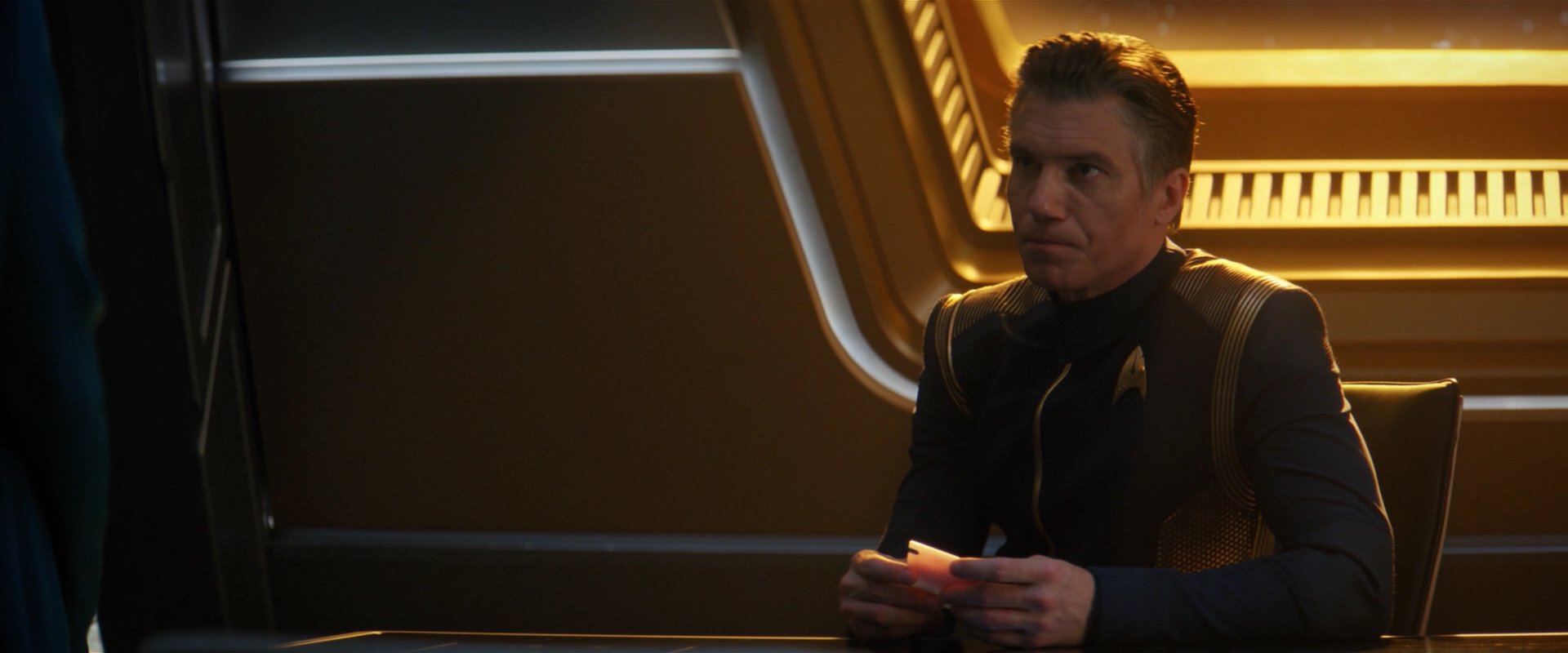 extant_StarTrekDiscovery_2x03-PointOfLight_01793.jpg