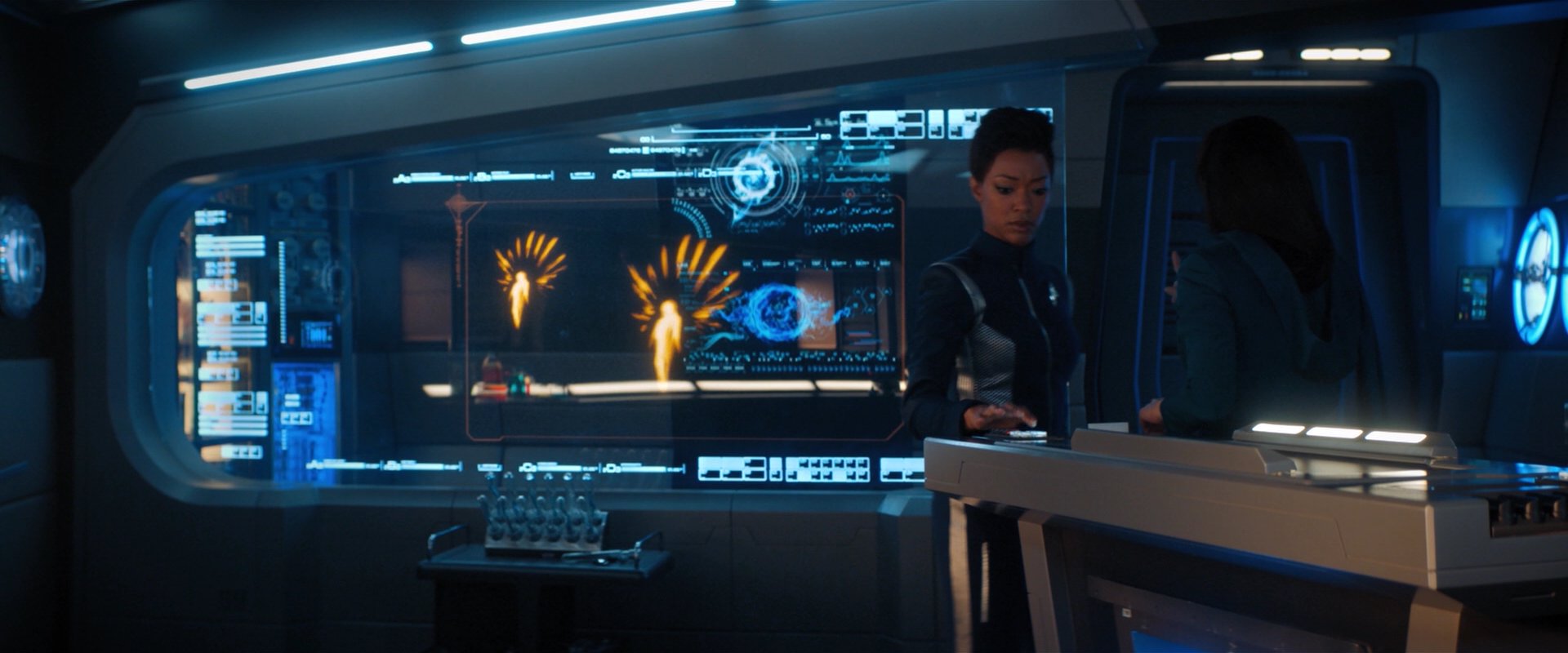 extant_StarTrekDiscovery_2x03-PointOfLight_02097.jpg