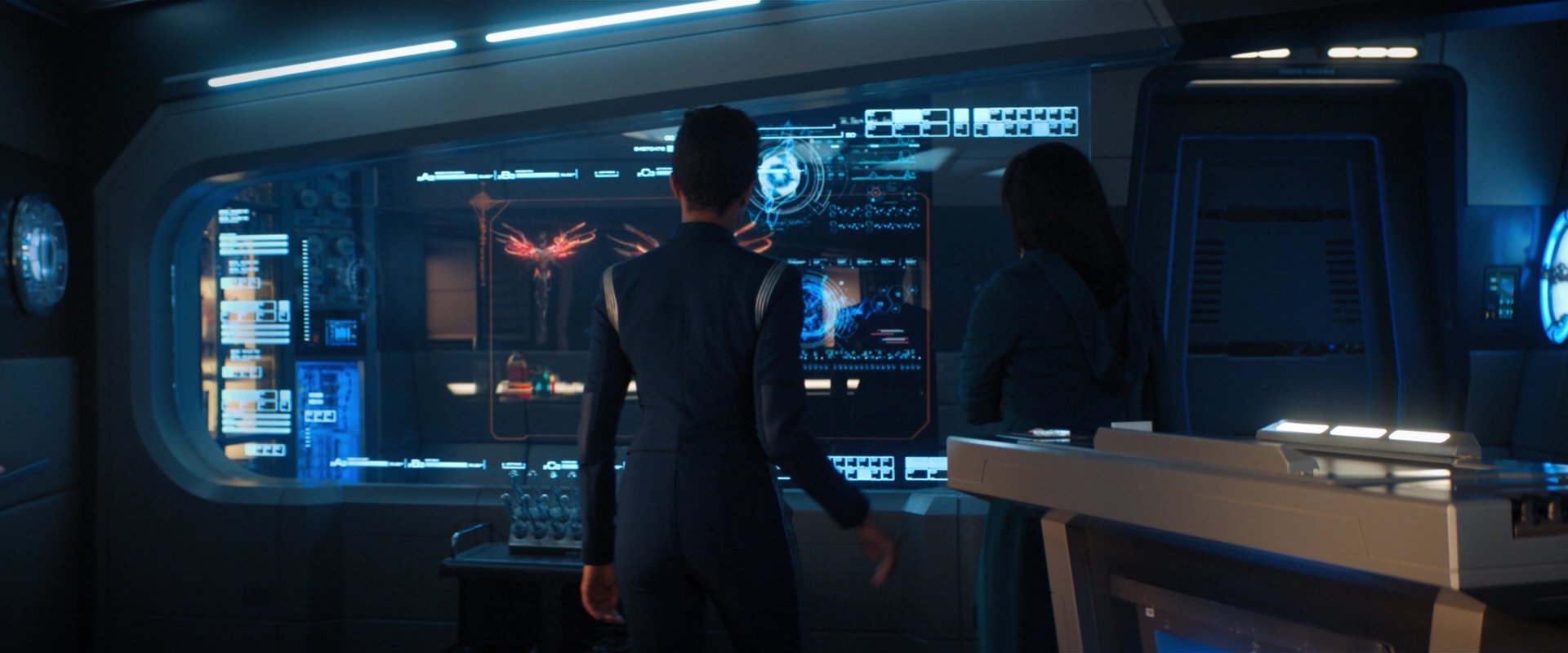 extant_StarTrekDiscovery_2x03-PointOfLight_02100.jpg