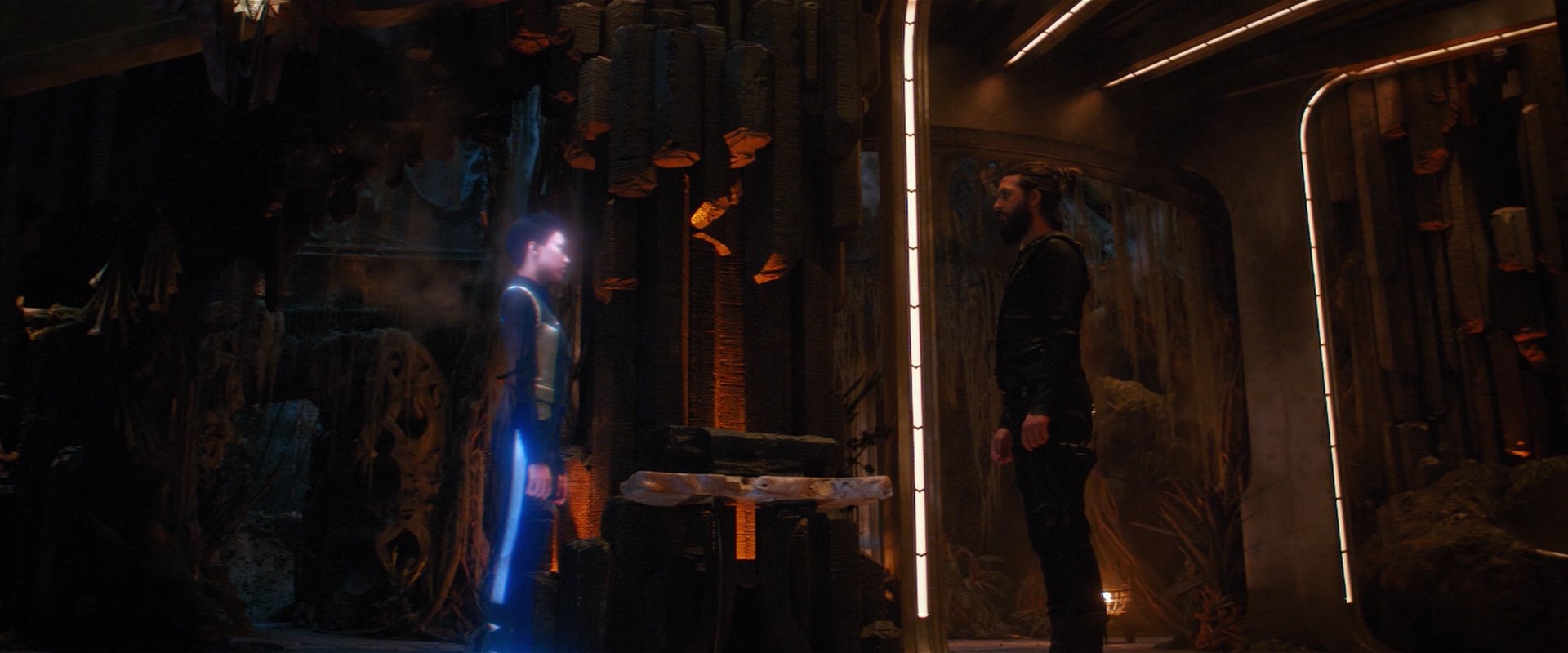 extant_StarTrekDiscovery_2x03-PointOfLight_02205.jpg