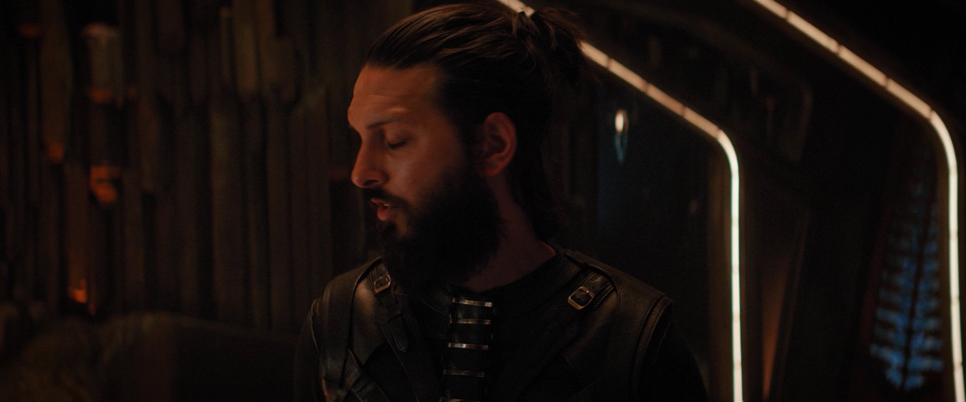 extant_StarTrekDiscovery_2x03-PointOfLight_02237.jpg