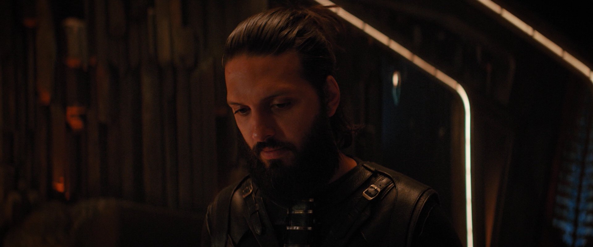 extant_StarTrekDiscovery_2x03-PointOfLight_02327.jpg
