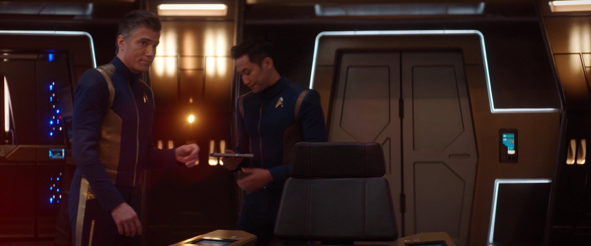extant_StarTrekDiscovery_2x03-PointOfLight_02551.jpg