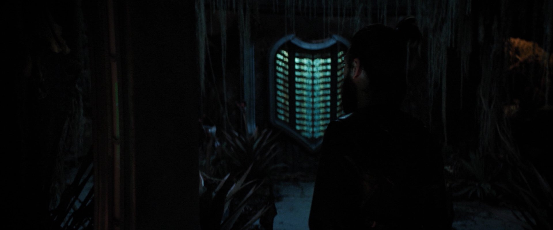 extant_StarTrekDiscovery_2x03-PointOfLight_02751.jpg