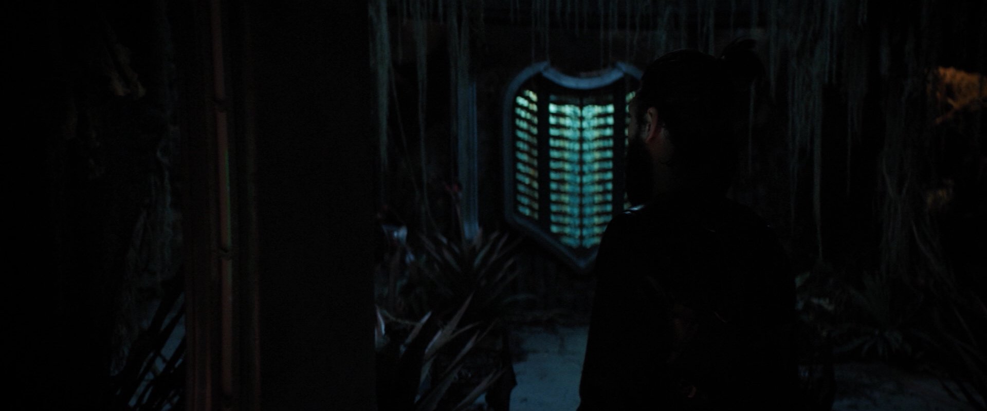 extant_StarTrekDiscovery_2x03-PointOfLight_02756.jpg
