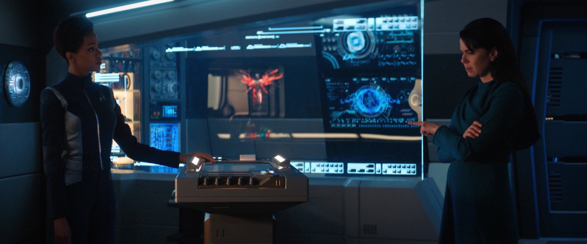 extant_StarTrekDiscovery_2x03-PointOfLight_03329.jpg