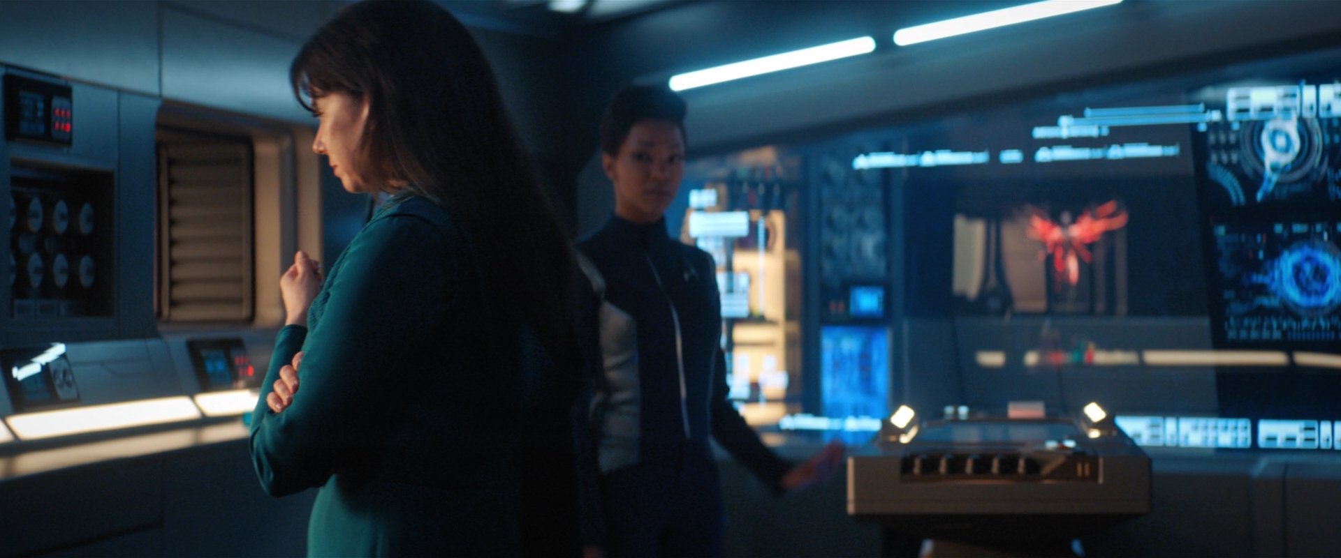 extant_StarTrekDiscovery_2x03-PointOfLight_03341.jpg