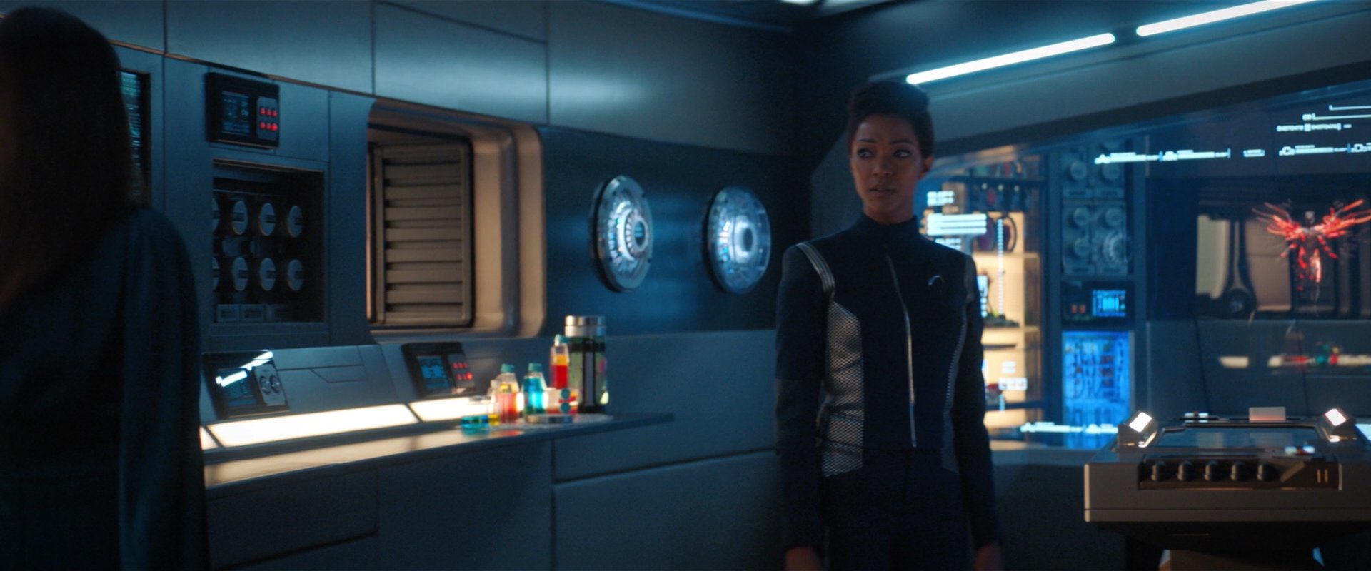 extant_StarTrekDiscovery_2x03-PointOfLight_03345.jpg