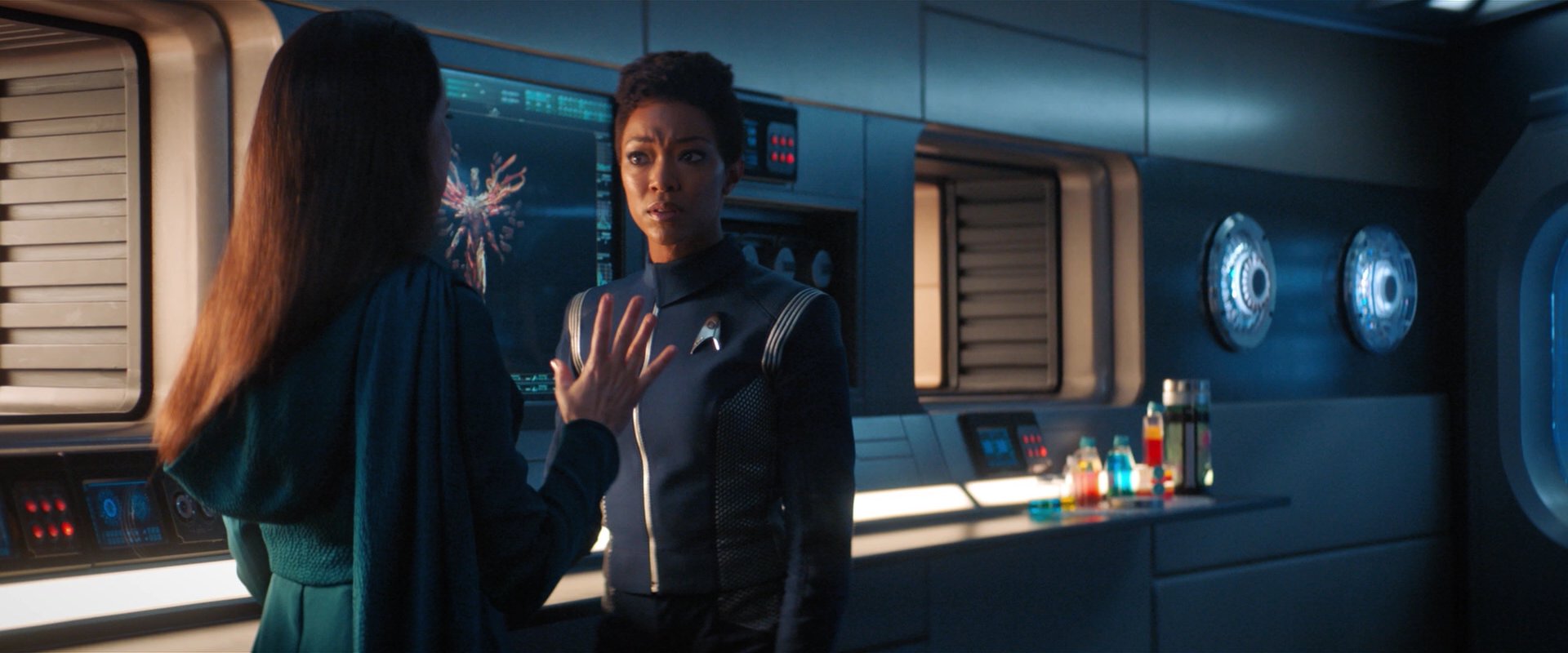 extant_StarTrekDiscovery_2x03-PointOfLight_03352.jpg