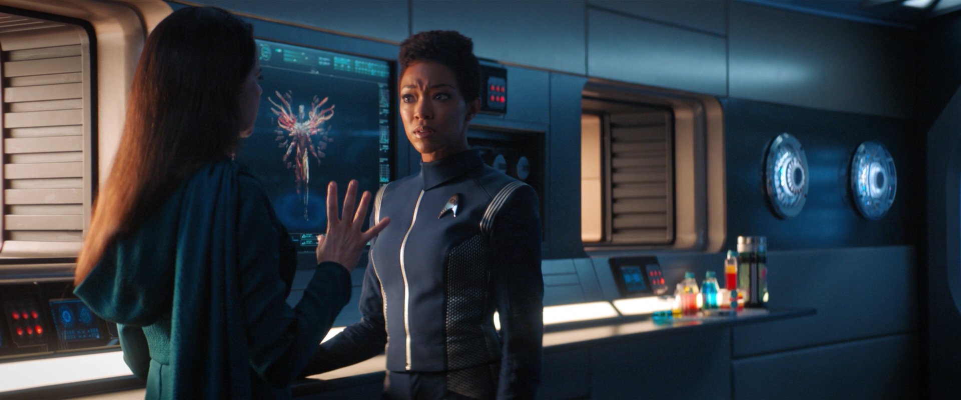 extant_StarTrekDiscovery_2x03-PointOfLight_03353.jpg