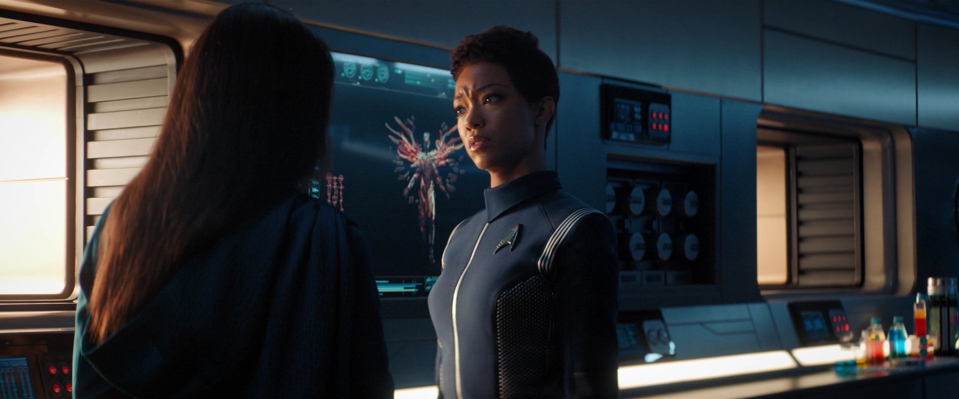 extant_StarTrekDiscovery_2x03-PointOfLight_03375.jpg