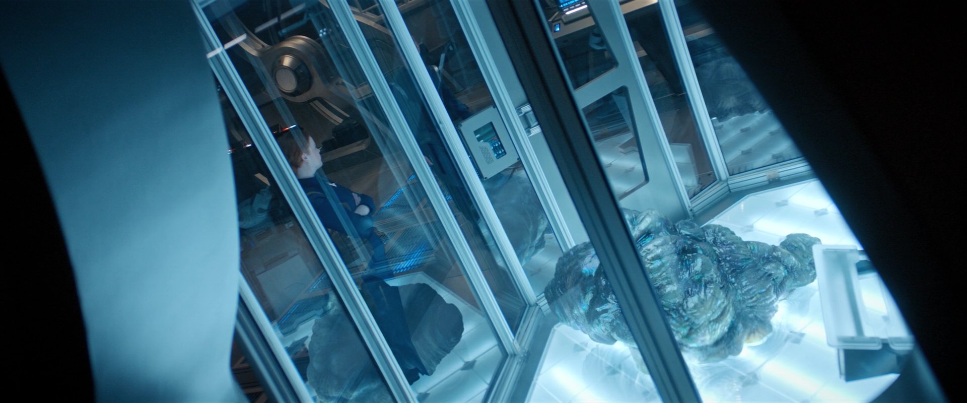 extant_StarTrekDiscovery_2x04-AnObolForCharon_00440.jpg