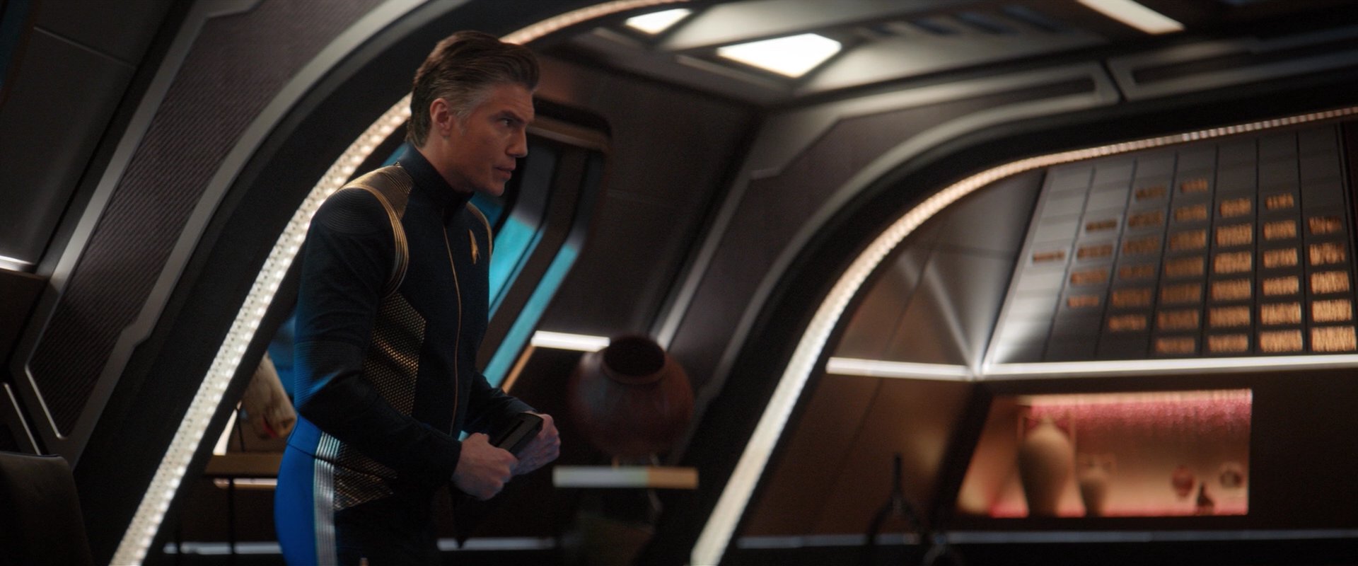 extant_StarTrekDiscovery_2x04-AnObolForCharon_00736.jpg
