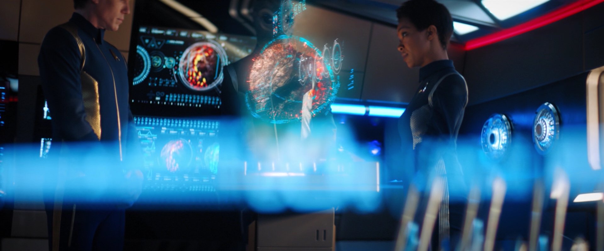 extant_StarTrekDiscovery_2x04-AnObolForCharon_01196.jpg