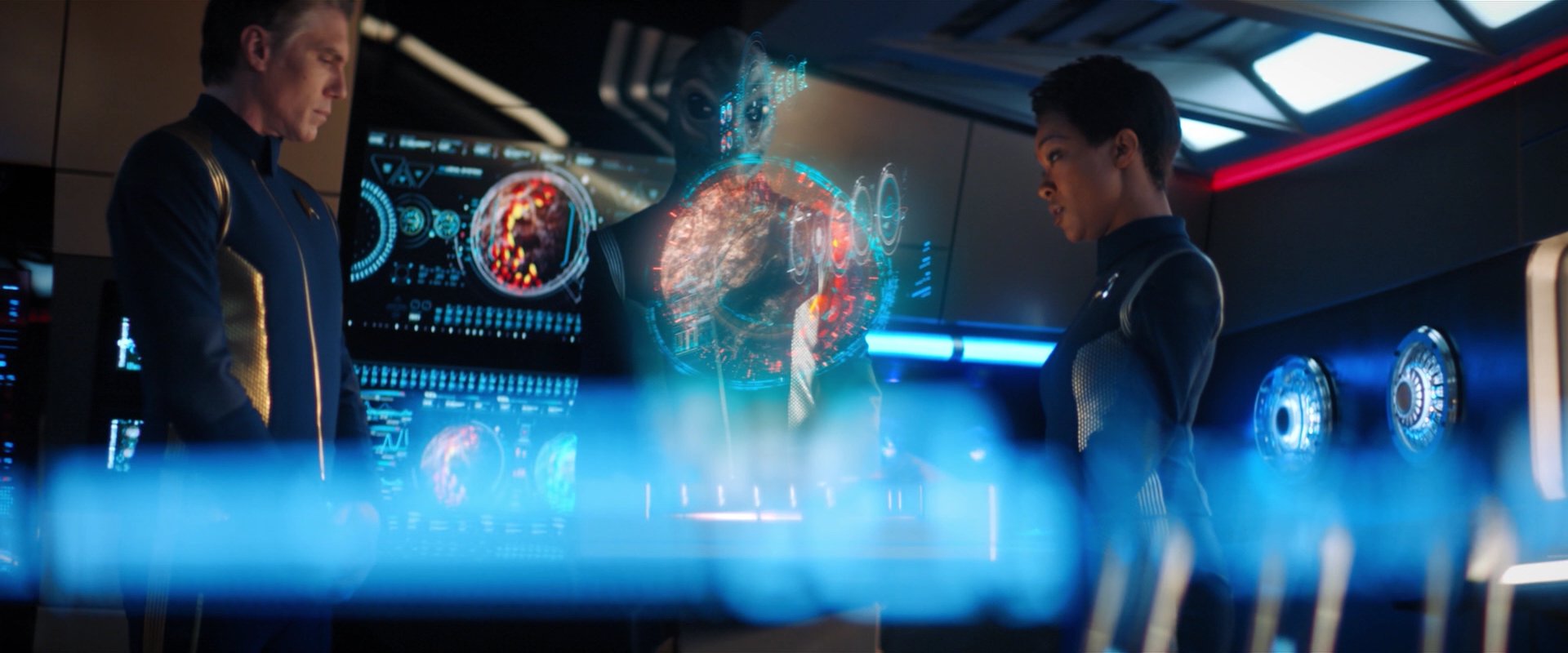 extant_StarTrekDiscovery_2x04-AnObolForCharon_01197.jpg