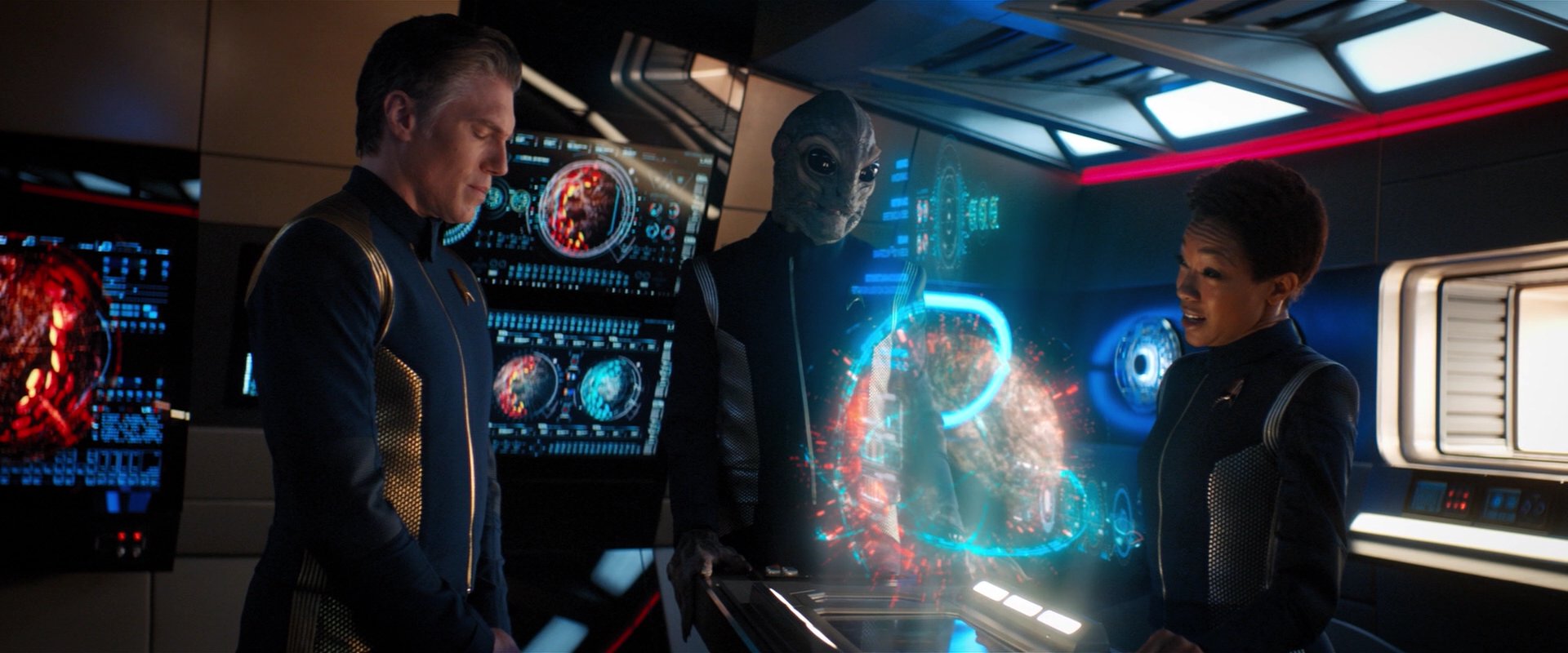 extant_StarTrekDiscovery_2x04-AnObolForCharon_01253.jpg