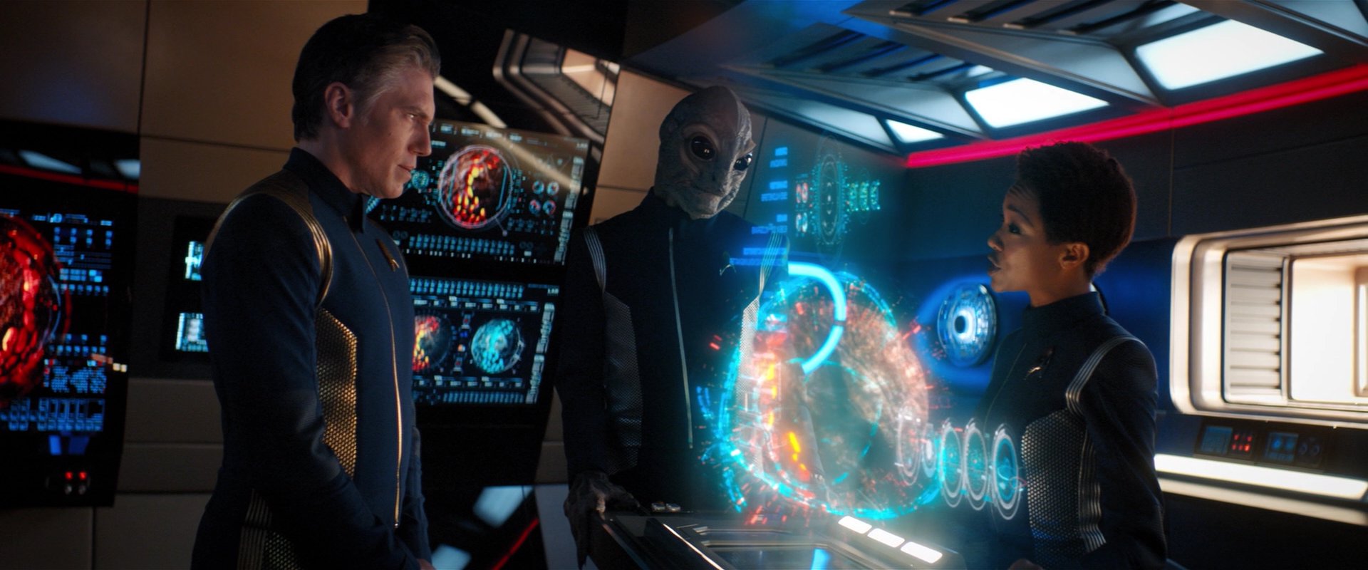 extant_StarTrekDiscovery_2x04-AnObolForCharon_01259.jpg