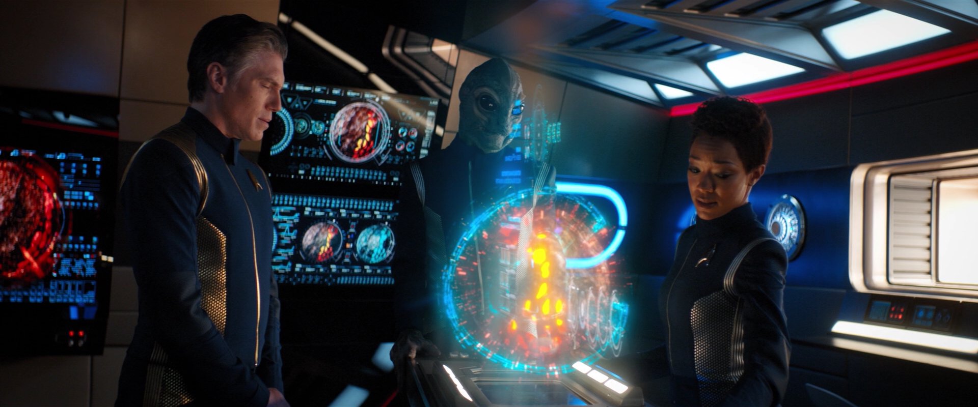 extant_StarTrekDiscovery_2x04-AnObolForCharon_01269.jpg