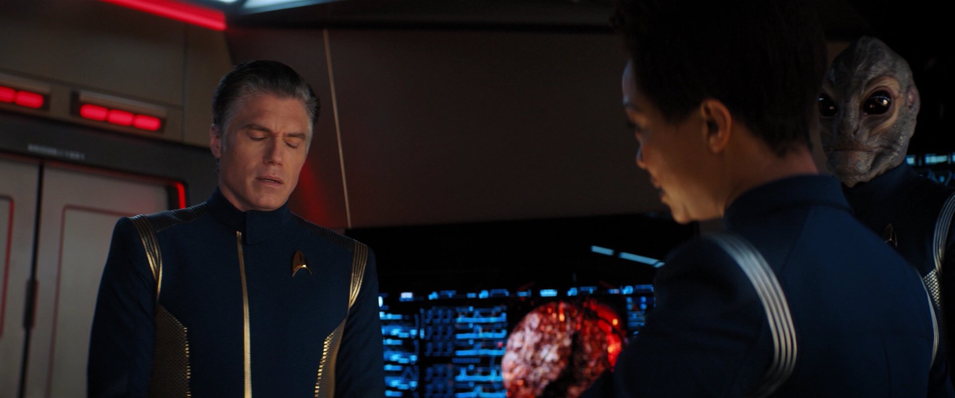 extant_StarTrekDiscovery_2x04-AnObolForCharon_01271.jpg
